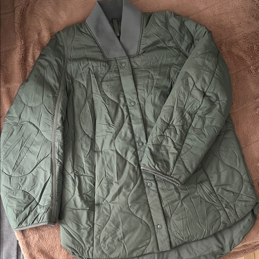 lululemon athletica light insulation Jacket. Medium olive